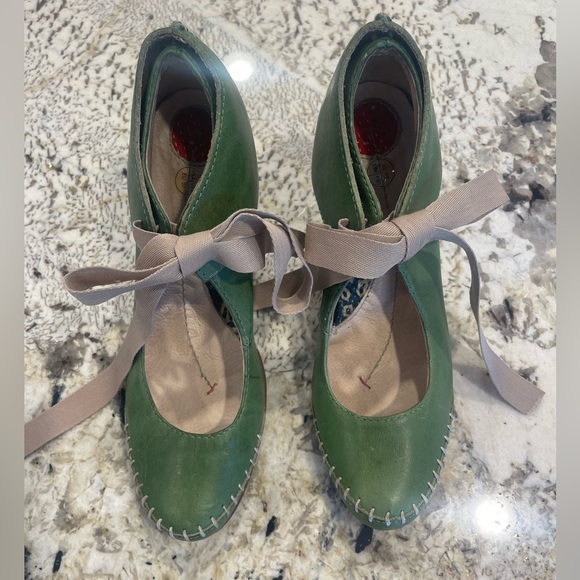 TERRA PLANA - Artisan Design Handcrafted Green Leather Heels Size 37 / US Size 6 - Picture 4 of 8